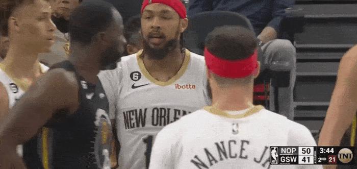 勇士120-109鹈鹕采访,勇士118-112逆转开拓者