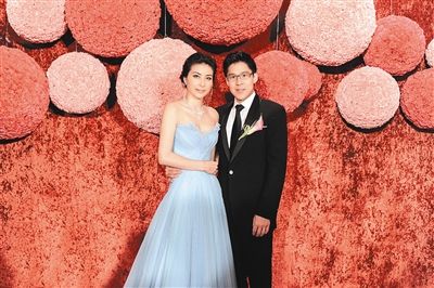 郭晶晶下嫁霍家后为何如此低调,下嫁霍启刚的郭晶晶曝光家庭地位