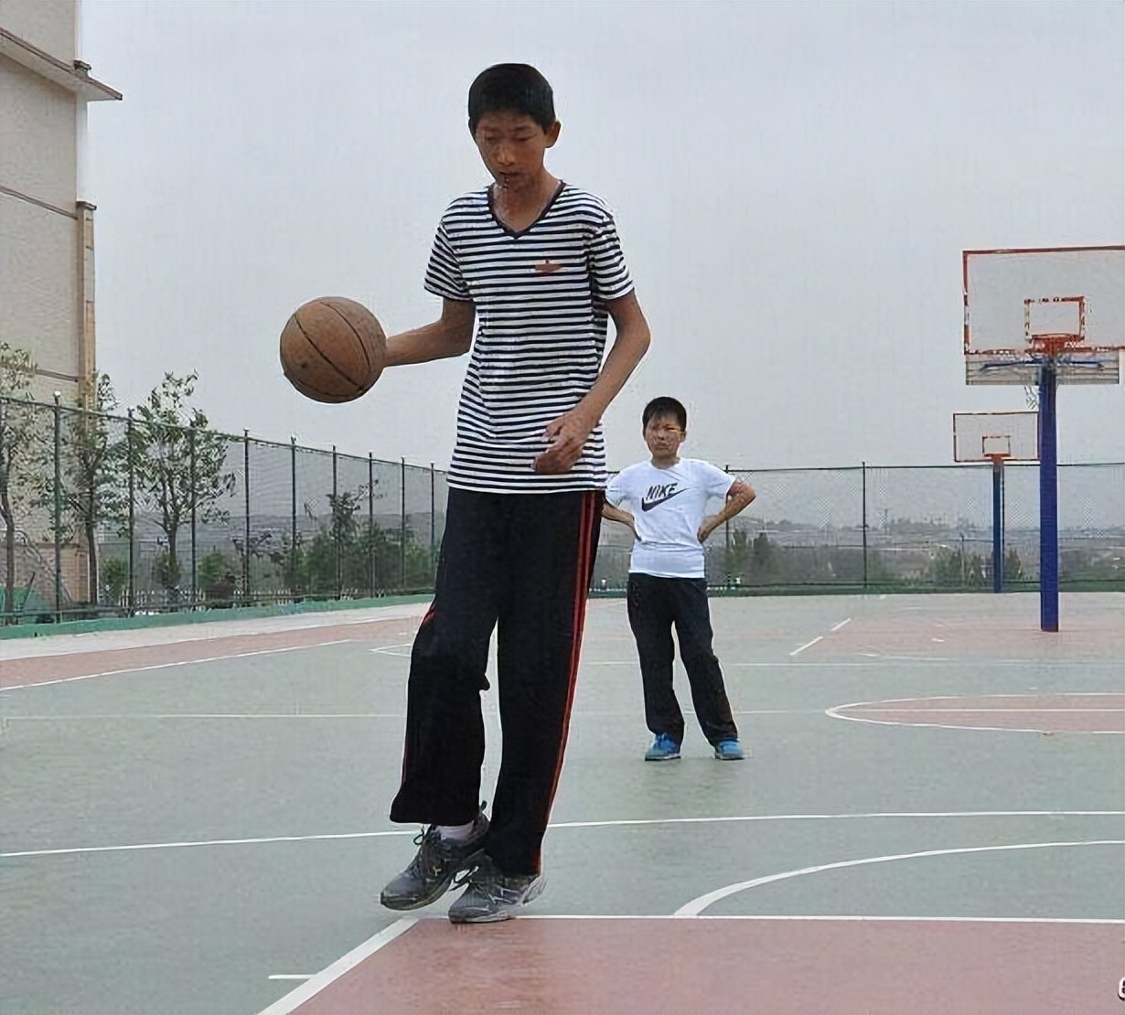 身高不够1米7可以当演员吗,身高低于170不能当体育老师吗