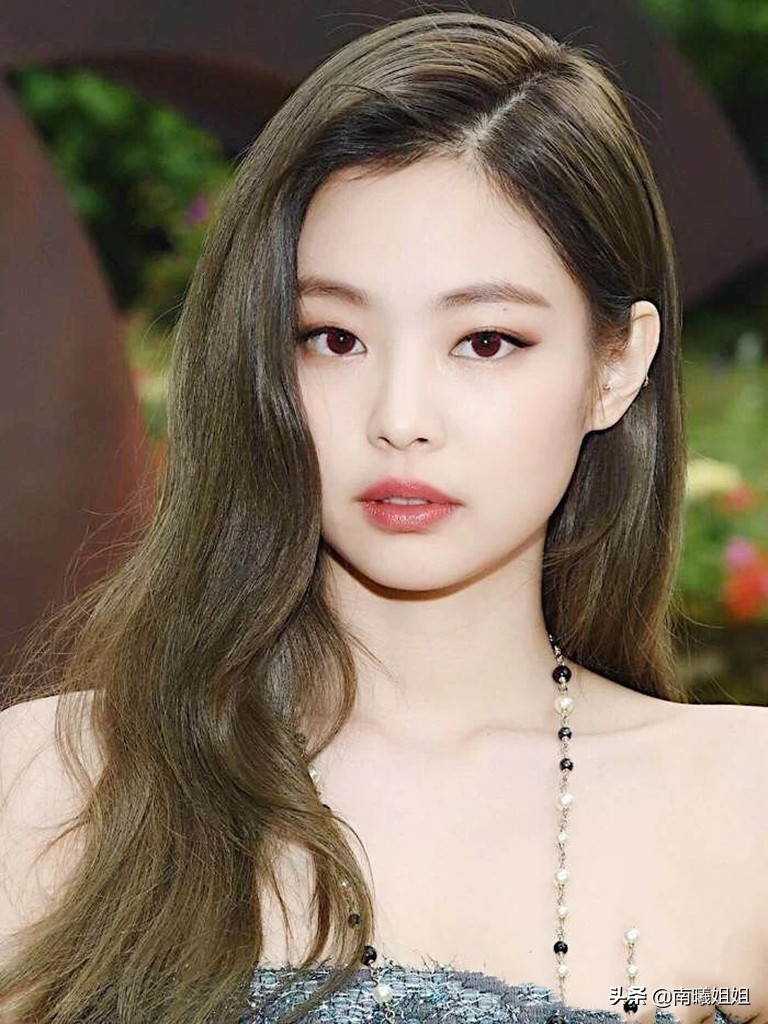 葡萄红适合换什么发色,适合秋冬的发色葡萄酒红