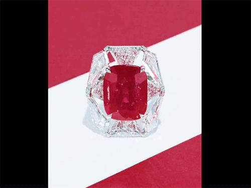 关之琳红宝石戒指,关之琳拍卖红宝石成交价