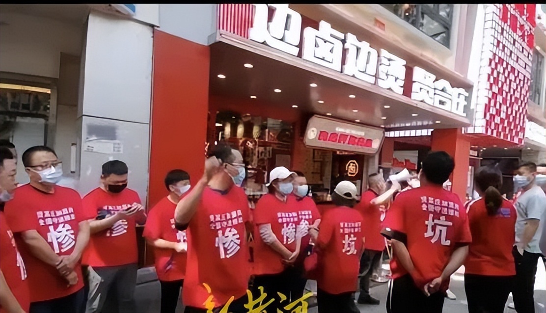 明星开火锅店为什么不在乎亏钱,明星开火锅店一天能挣多少钱
