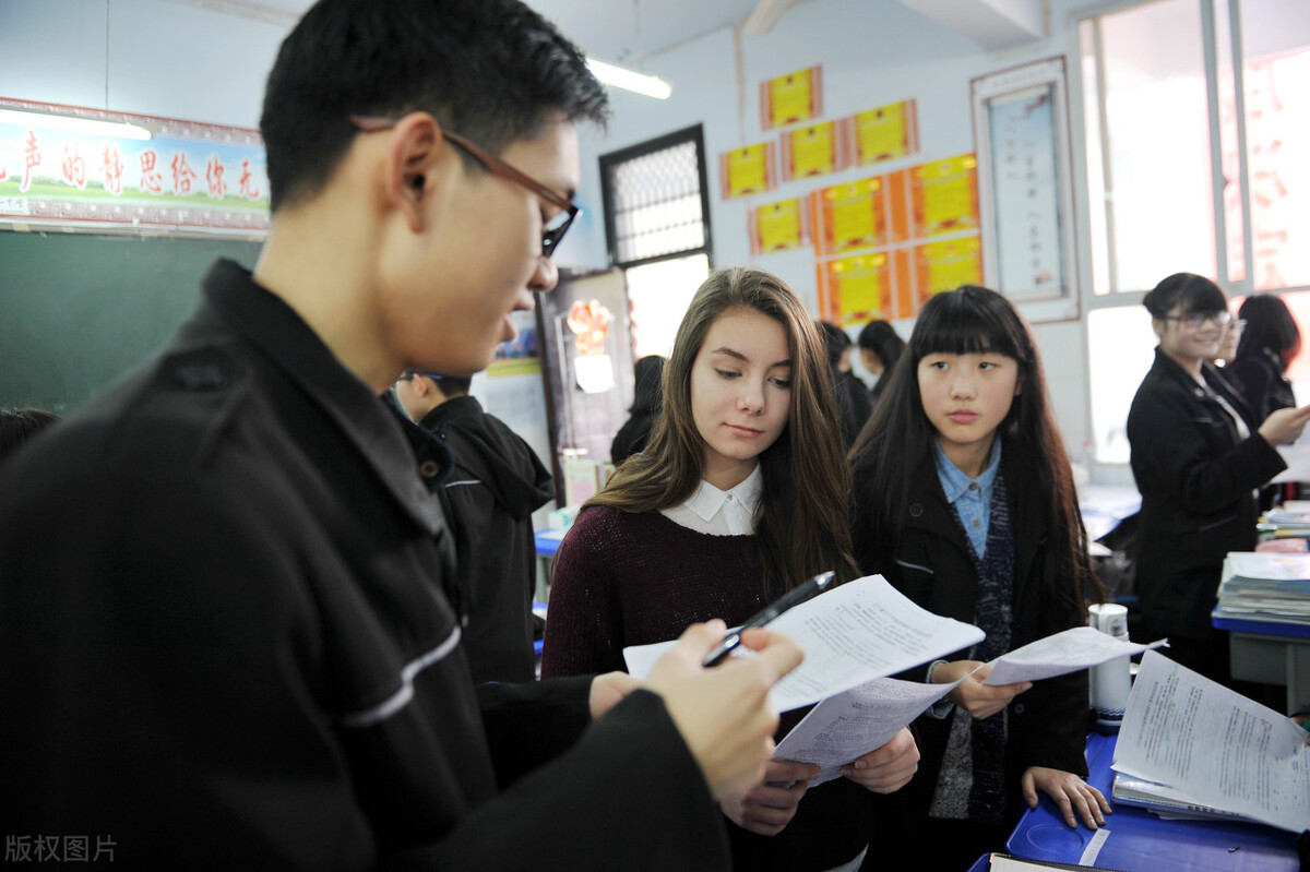 基于文学文本的高中英语文化教学的路径——以Burns和他的诗为例