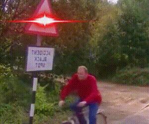 “车间女孩约我去她宿舍玩，这时候应该干点什么？”哈哈哈