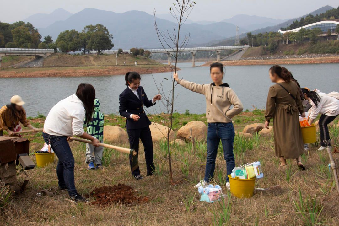 仙岭湖畔三马国际名车植树节公益活动圆满落幕