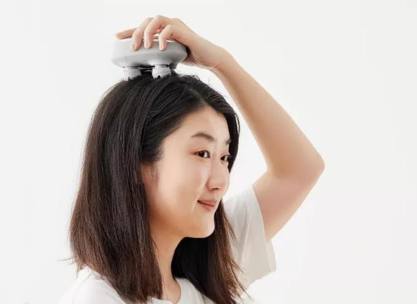 头皮上反复起脓包是怎么回事,头皮上长红疙瘩脓包头皮屑特别多