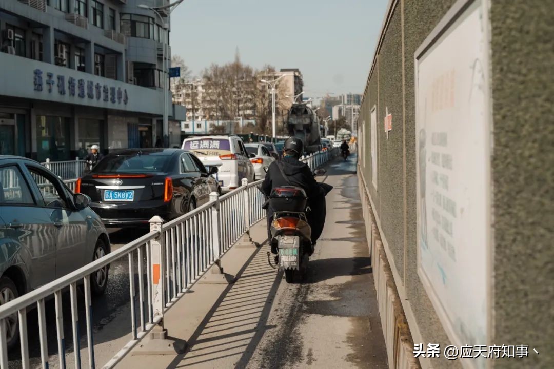 南京燕子矶滨江公园,南京燕子矶是哪个区