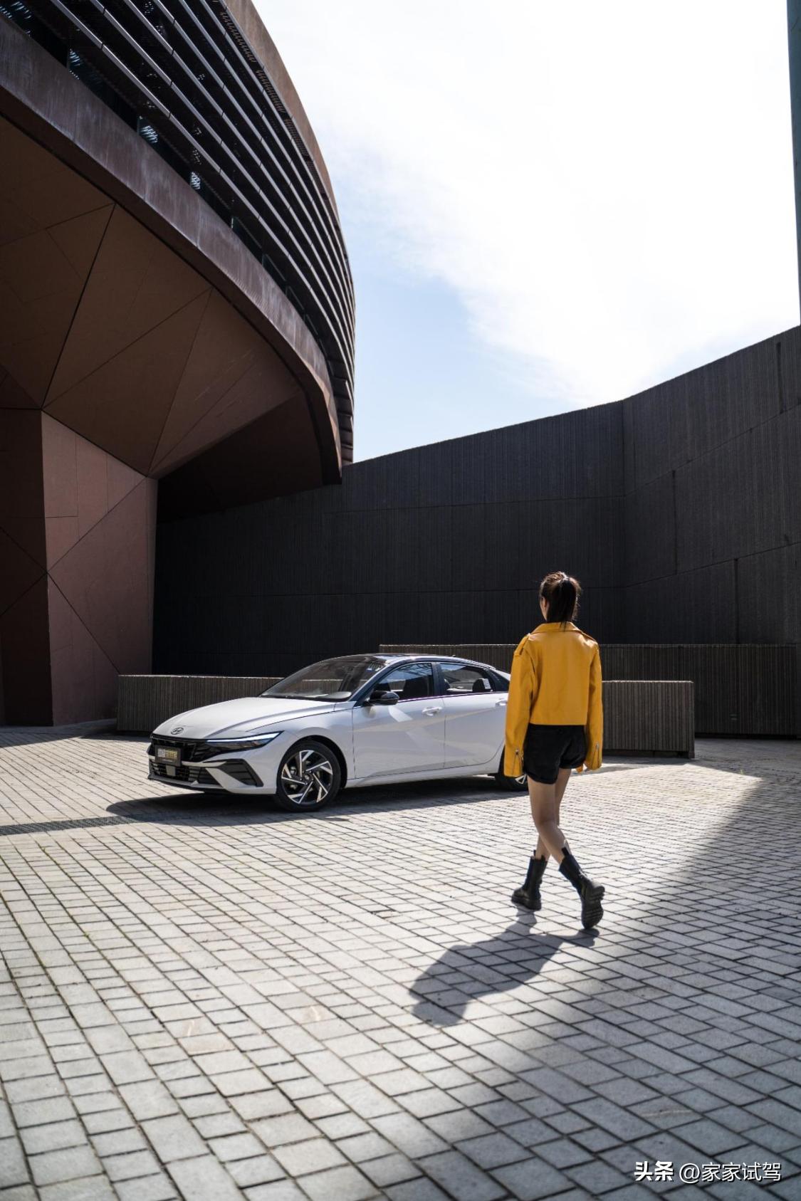 北京现代伊兰特1.5l精英版内饰,新伊兰特内饰改装