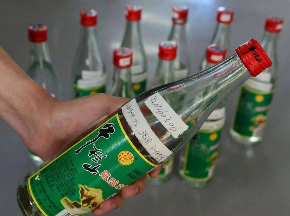 牛栏山是酒精酒为啥还那么火,15元一瓶牛栏山是真的吗