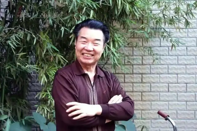 「追忆芳华」“自由王国我为王”——忆开封高中王致正老师