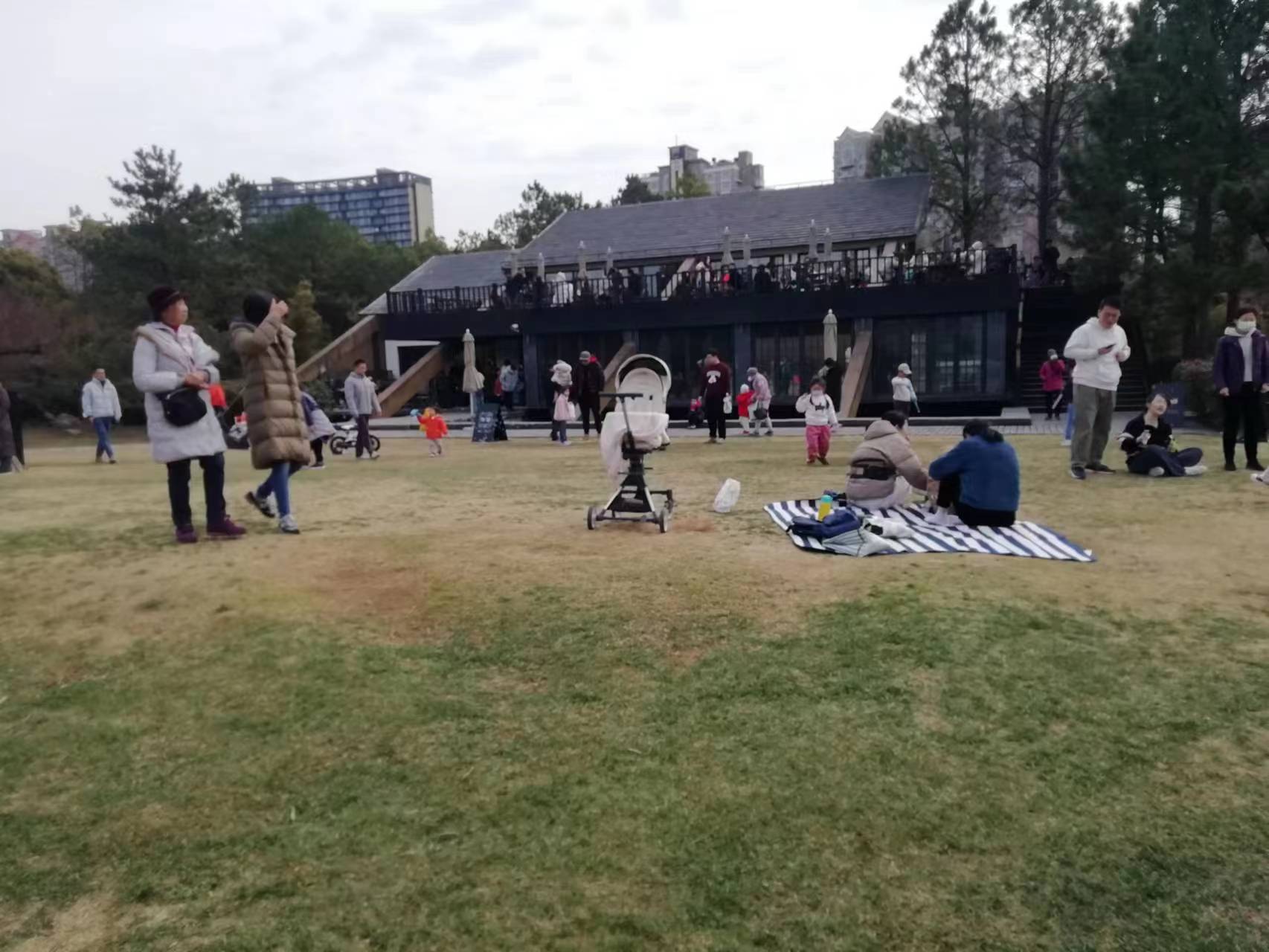 治理自媒体乱象要斩断利益链,重拳整治网络自媒体乱象