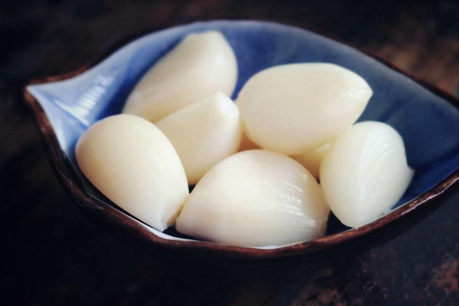 腌糖蒜的正确做法要兑水吗,怎么腌糖蒜好吃还不坏