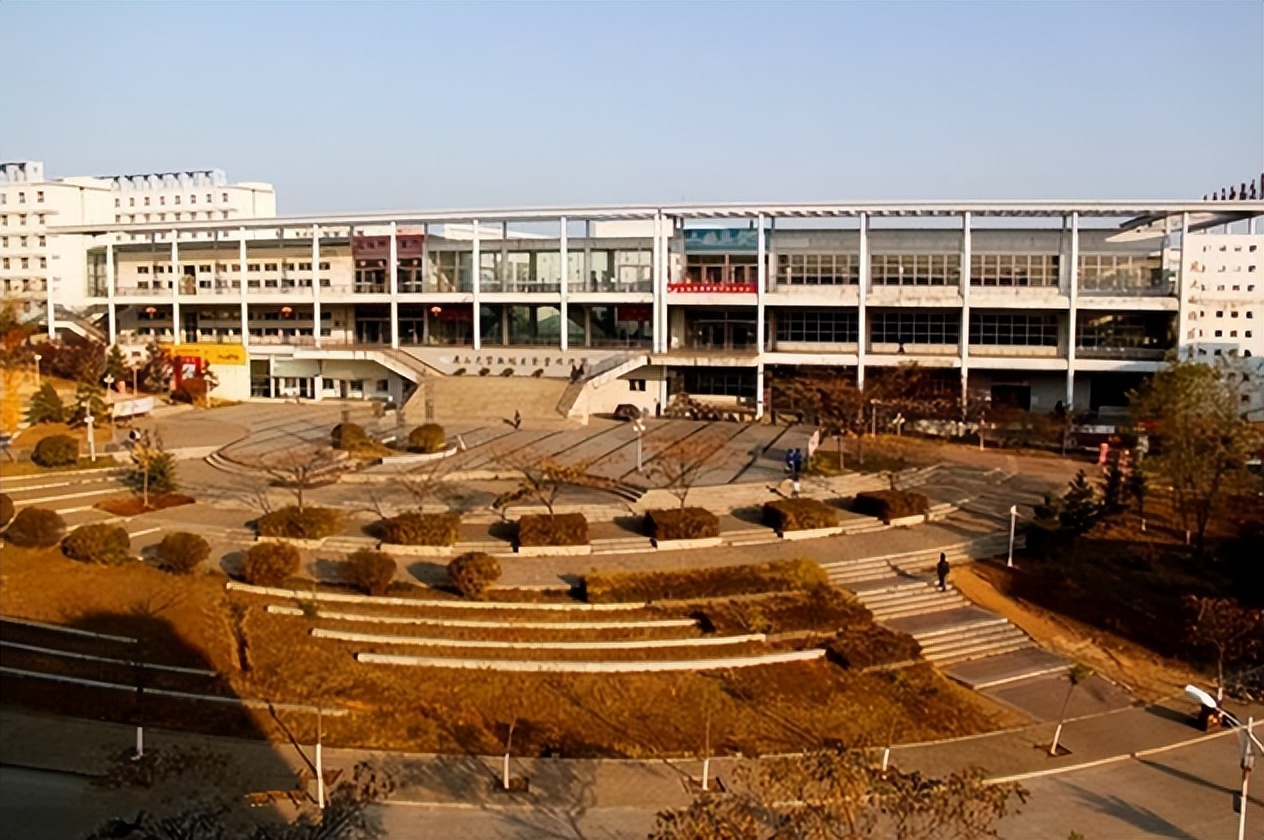 河北高校2018经费,河北科技大学学费2023年及住宿费