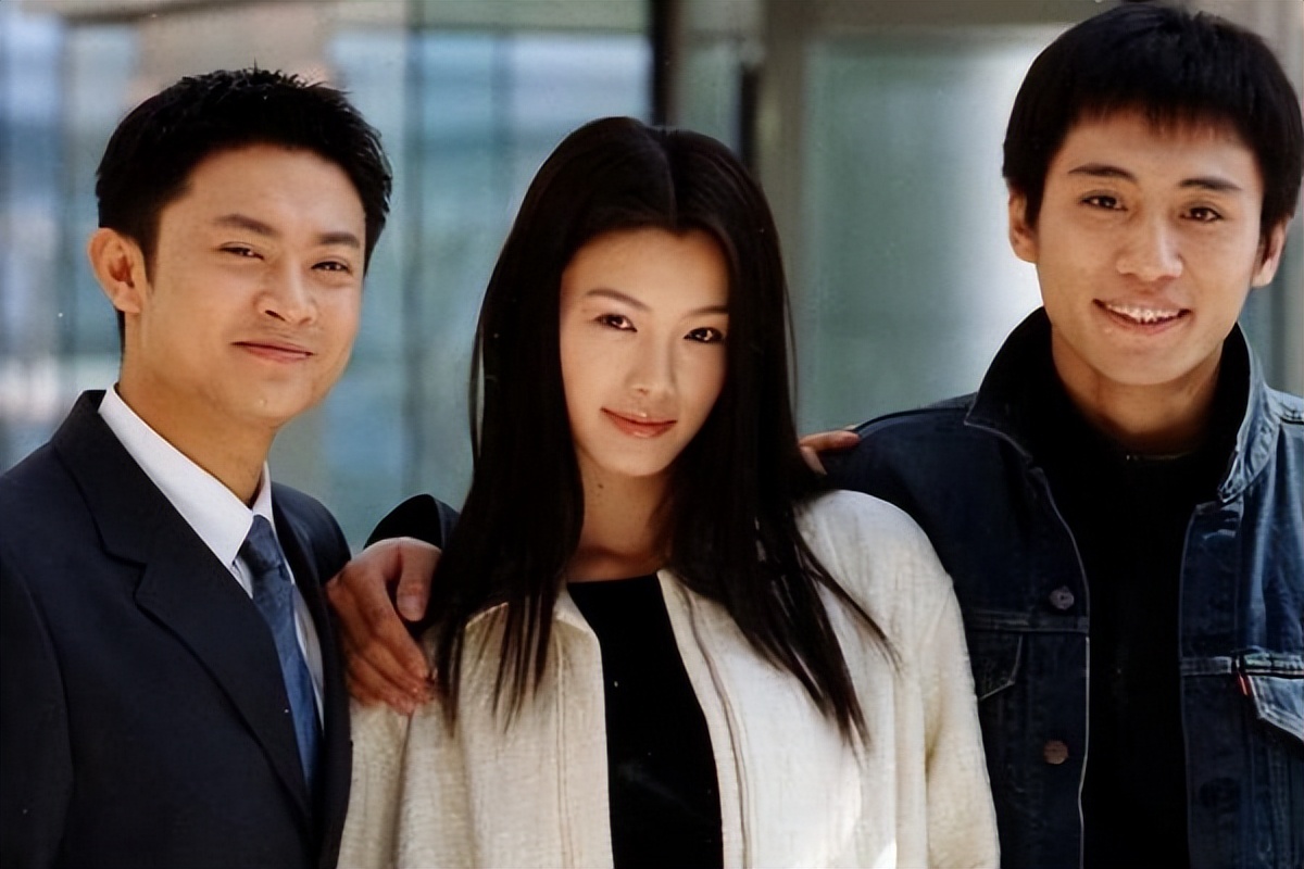 嗑着瓜子领了华表奖，走出谢娜的阴影，这一次刘烨没有遗憾了！