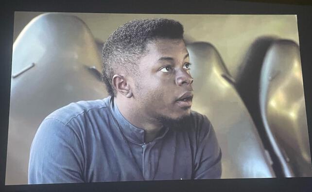 投影仪对比度10000和14000的差别,投影仪对比度哪个重要