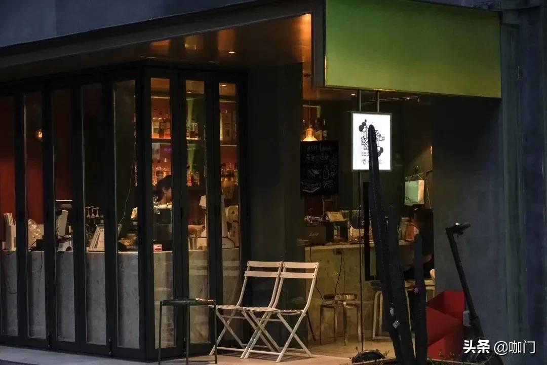 开店亏损20亿的咖啡店,开店半年亏30万