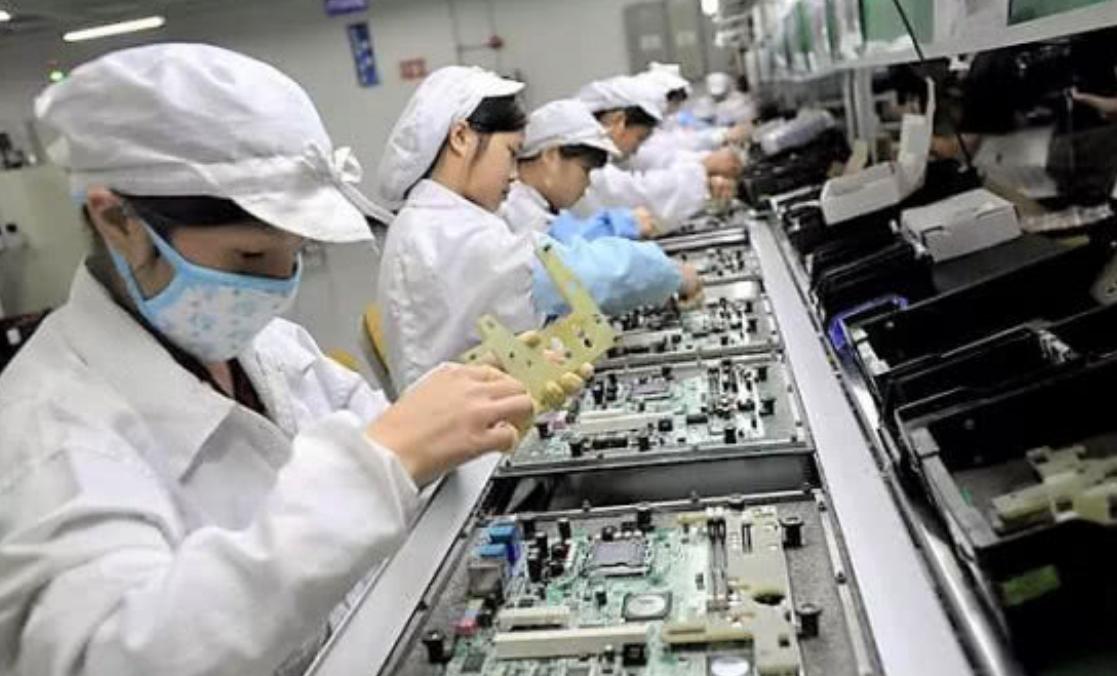 工厂女生追男生,工厂女孩追男孩的原视频