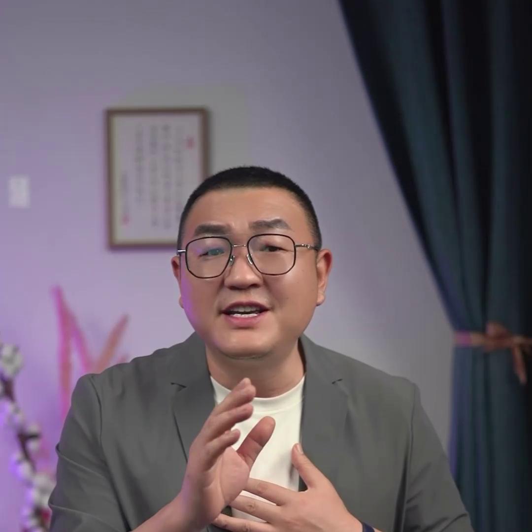 关于孩子叛逆期父母崩溃,因为孩子的叛逆伤心