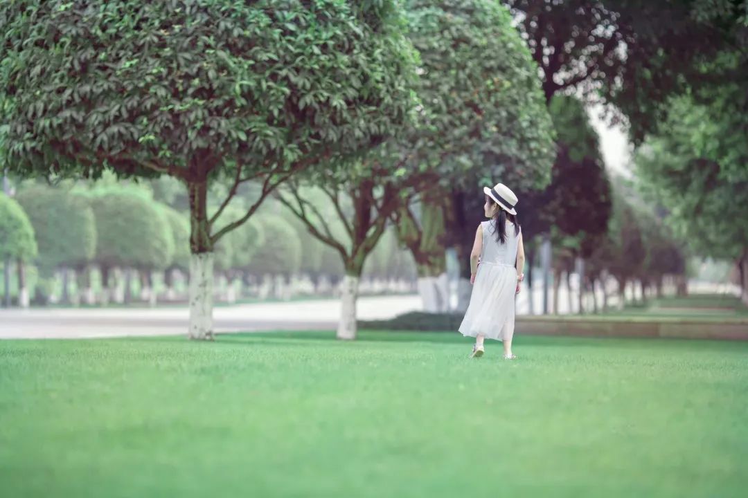 孩子抑郁的表现家长怎么配合治疗,女儿将抑郁的真实原因说出来