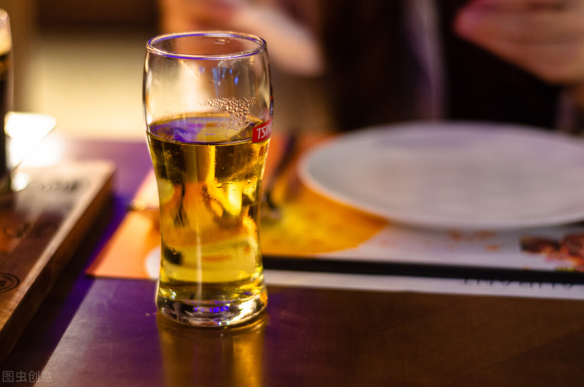 倒酒器怎么用,如何倒酒有高级感