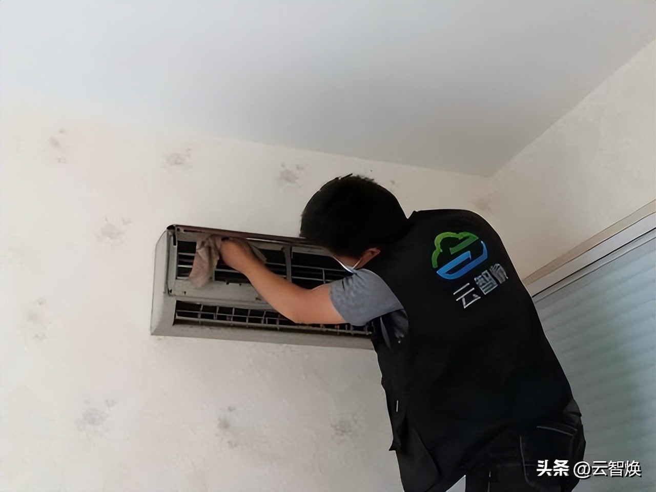 长沙云智焕空调上门回收之清洗空调过滤网的步骤方法