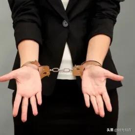 女大学生堕落史（五）：名校女学生为赚快钱整容包装，无法自拔