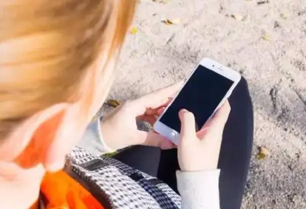 神秘男子买彩票中奖2100万,男子中彩票大奖第二天淡定去上班