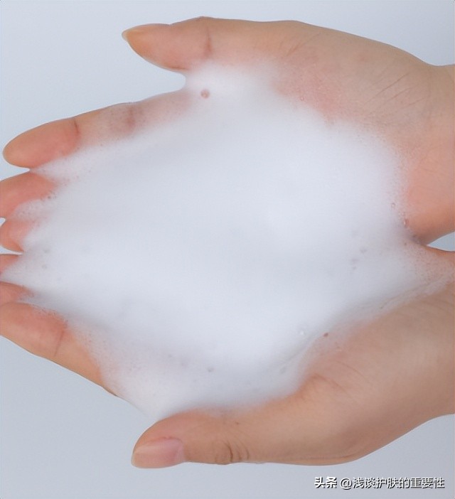 冬季皮肤干燥用什么洗面奶,洗面奶越洗皮肤越干燥