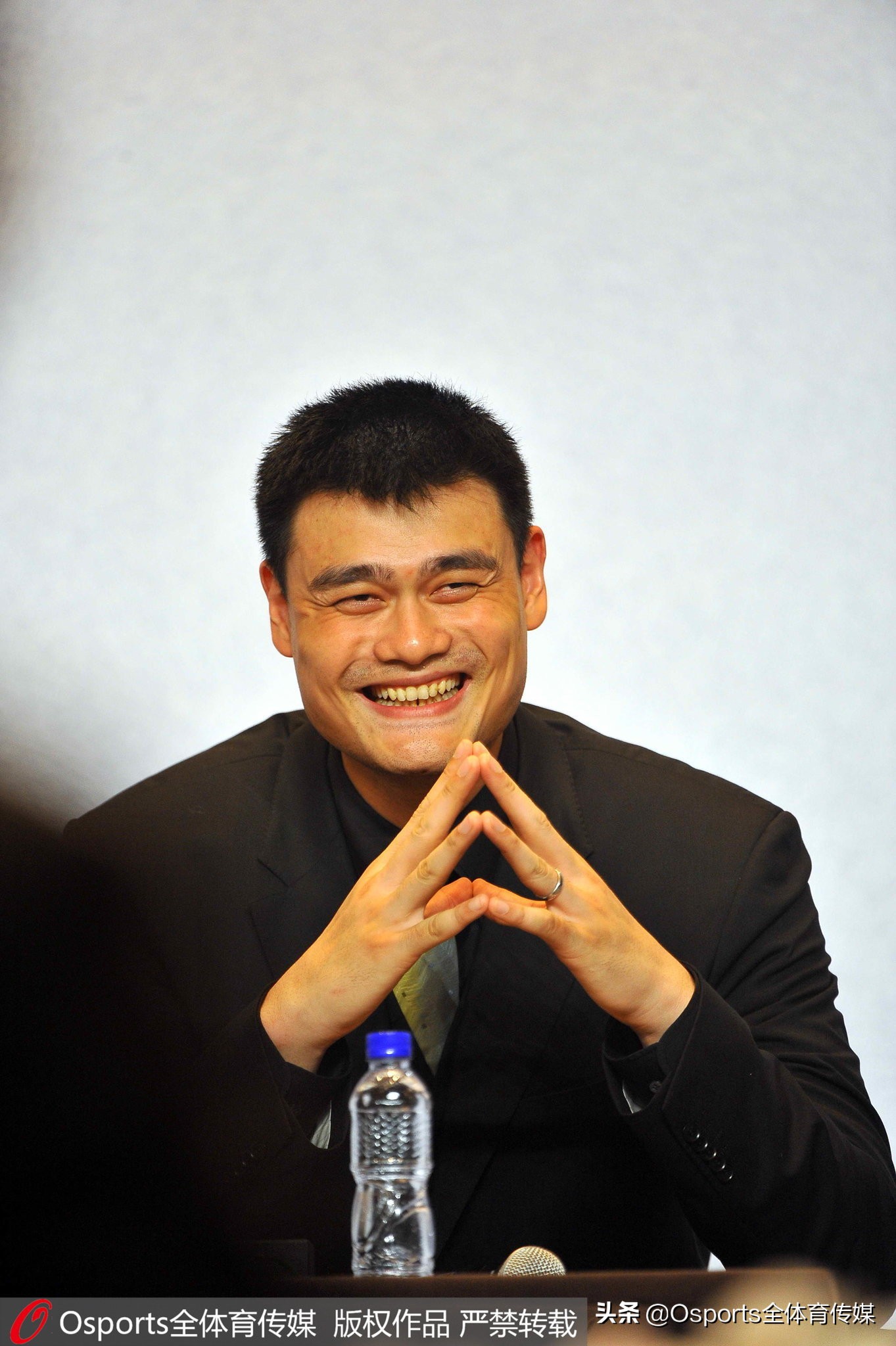 姚明是哪一年宣布退役,2011年姚明宣布退役完整视频