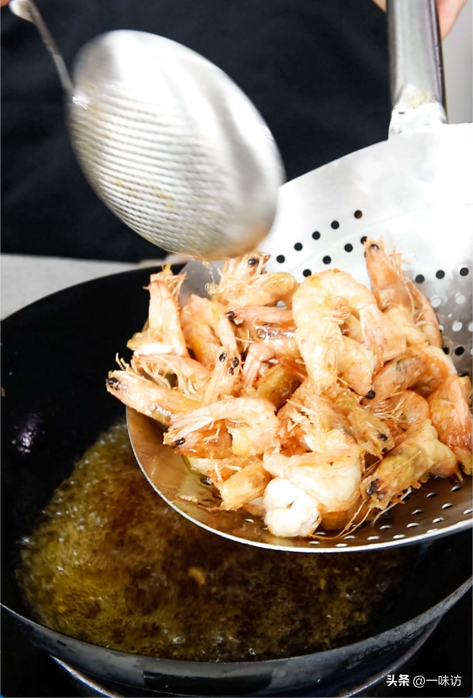 家常干锅虾简单做法非油炸不辣,水煮后的虾怎么做干锅虾