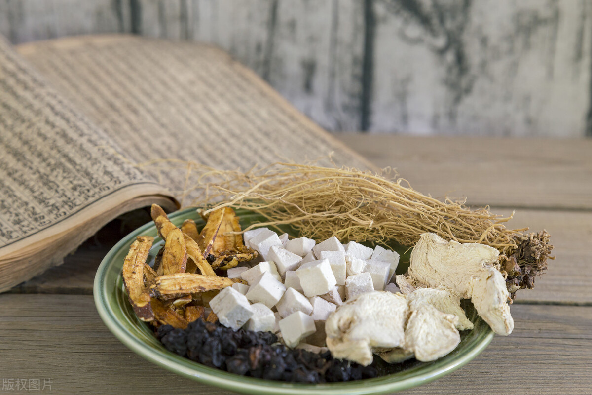 湿疹反反复复不见好怎么办,瘙痒没有皮损是湿疹吗