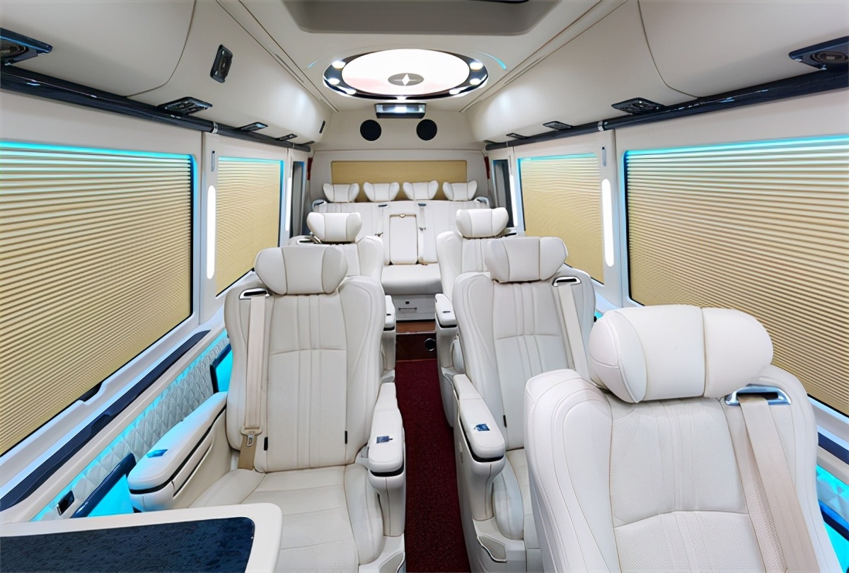 成都租车9座及以上车型租金是多少