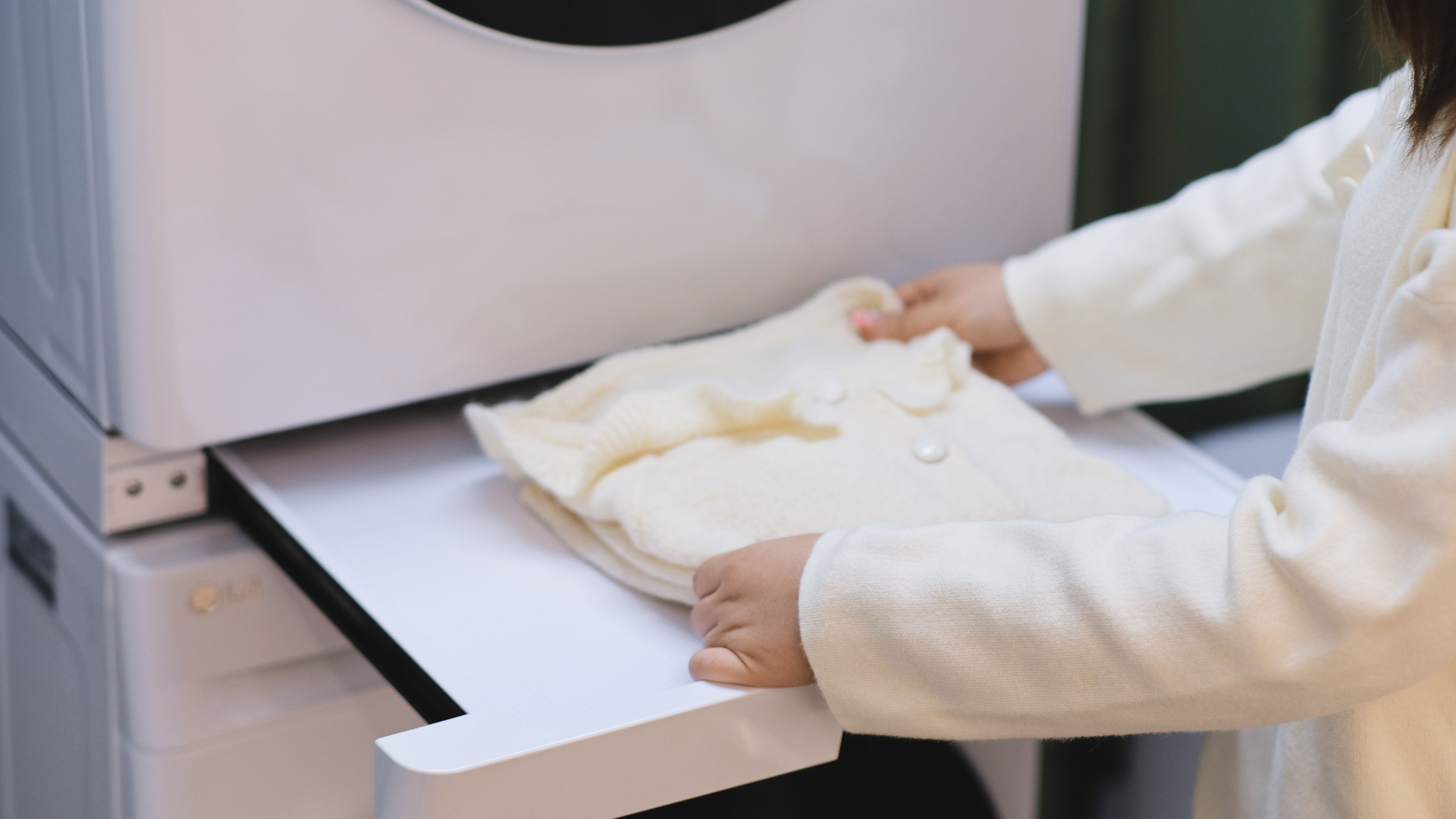 洗烘套装怎么选?双变频压缩机很重要!LG容慧洗烘套装告别晾衣架