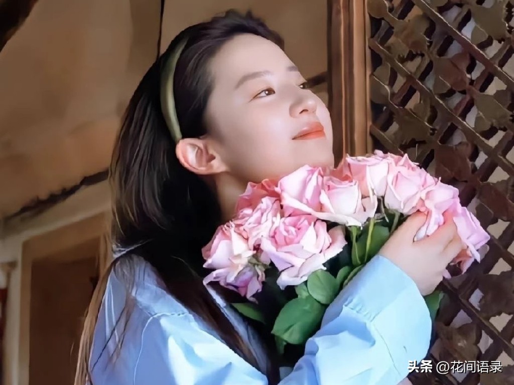刘亦菲抱的鲜花是什么花呀,刘亦菲抱鲜花的照片为啥那么火