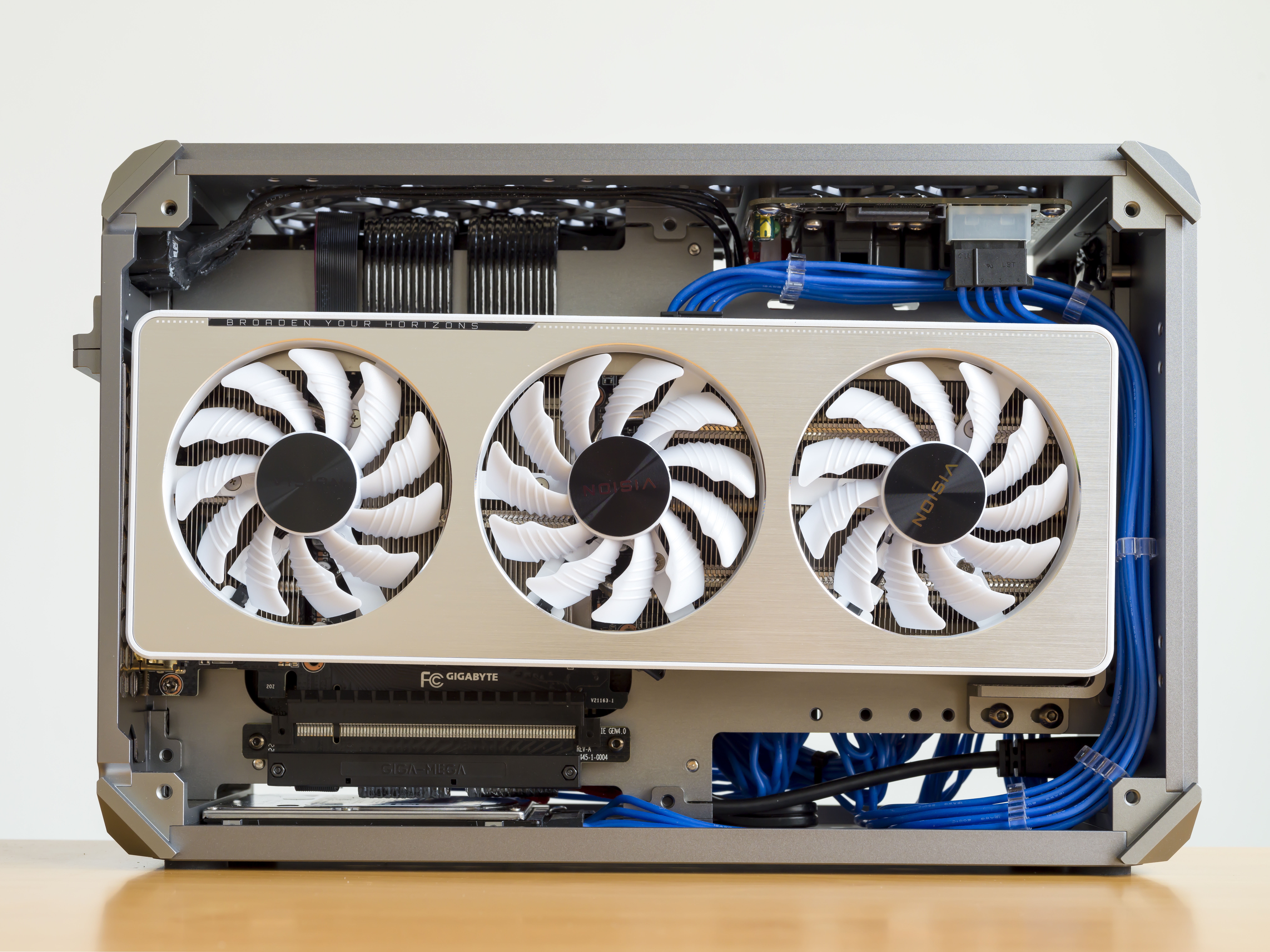 金属游戏机箱组装教程,机甲a4机箱装机视频