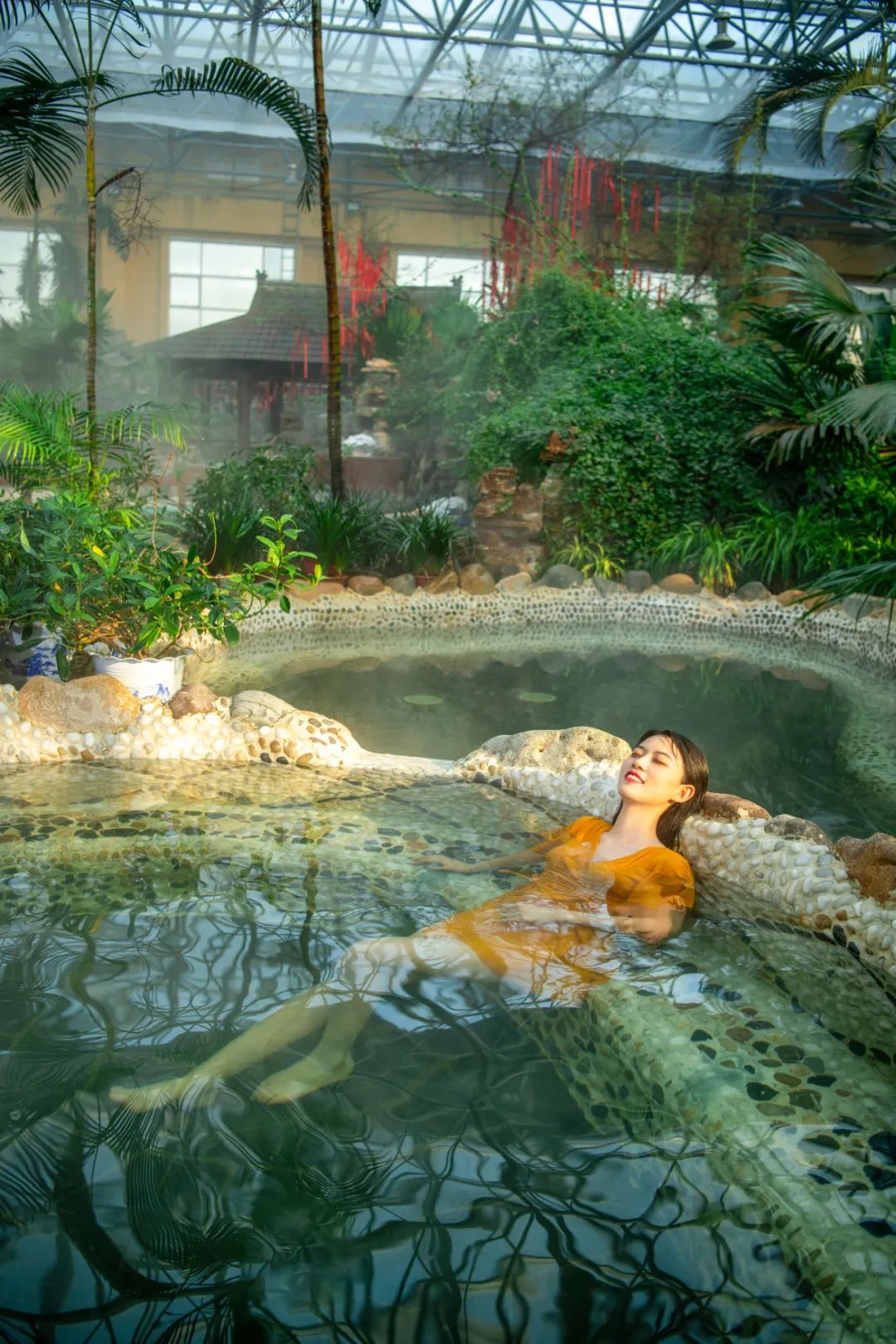 我家门口有一条河,我家门前有一条水河