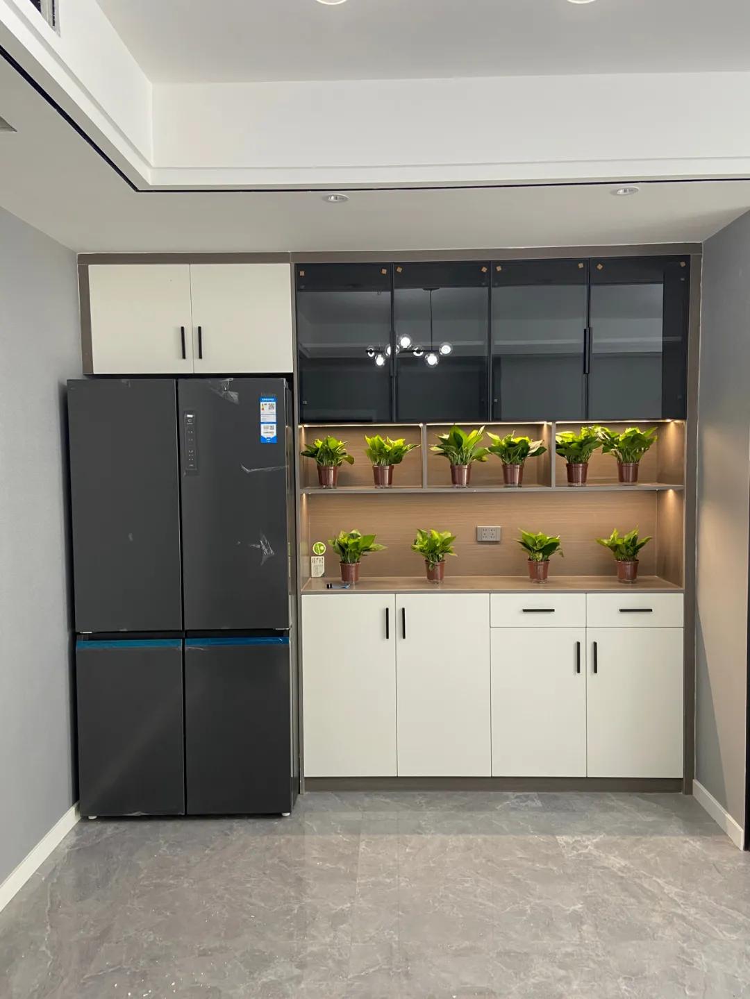 冰箱嵌入餐边柜深度多少才适合,冰箱嵌入餐边柜靠里还是靠外