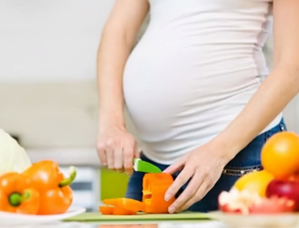 孕妇喝什么汤对胎儿骨的发育,孕妇前三个月喝什么汤好对胎儿好