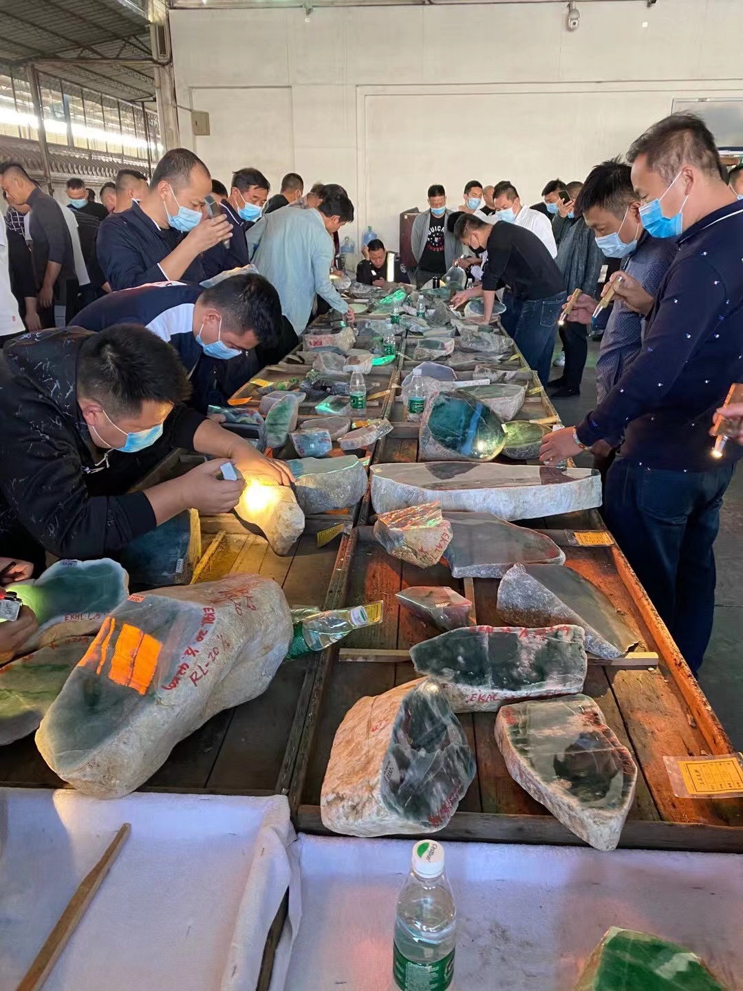 直播间翡翠知识科普,翡翠直播间效果与实物差距大原因