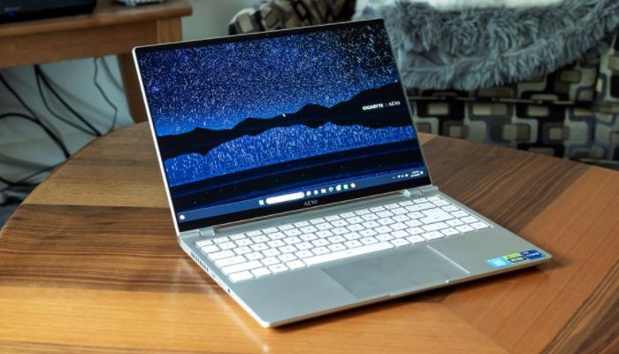 技嘉aero15oled评测,技嘉aero14笔记本怎么样