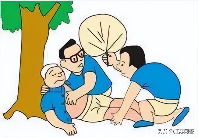 独居老人突发疾病警务站及时救助,泗洪救援老人的视频