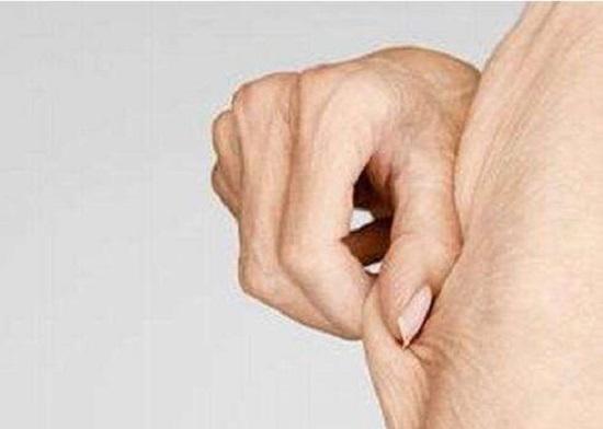 面部去皱纹按摩法,每天拍打脸部可以消除面部皱纹吗