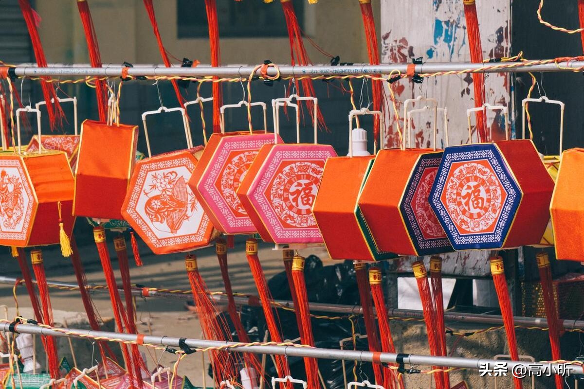 “穷不搬家，富不迁坟，生意不好改大门”，老祖宗这话是什么意思