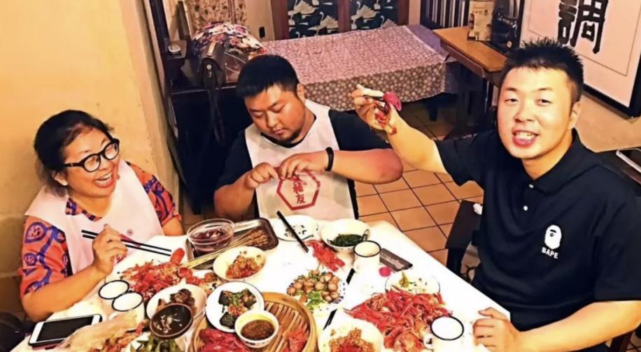 靠十平方米店铺挣八万多,靠小餐饮发家