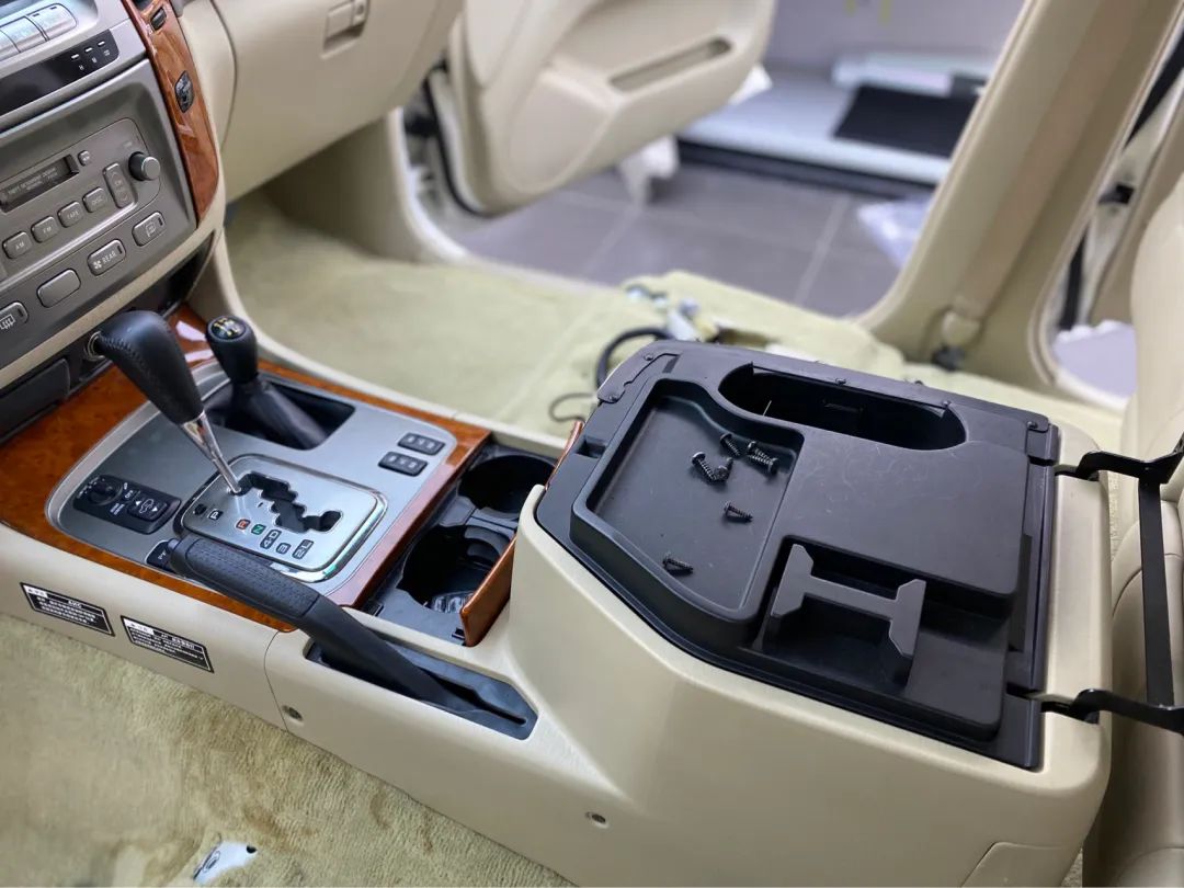 陆巡lc100中控台翻新视频,陆巡lc100内饰翻新