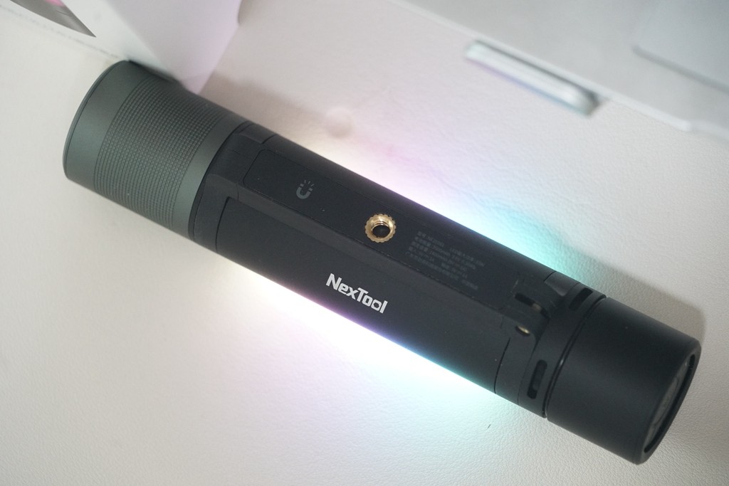 点亮多彩夜晚，让灯光随音而动，纳拓户外12合1雷鸣音乐手电