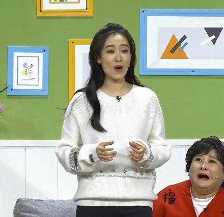 贾玲沈腾本色出演张小斐,贾玲张小斐2020微博之夜红毯视频