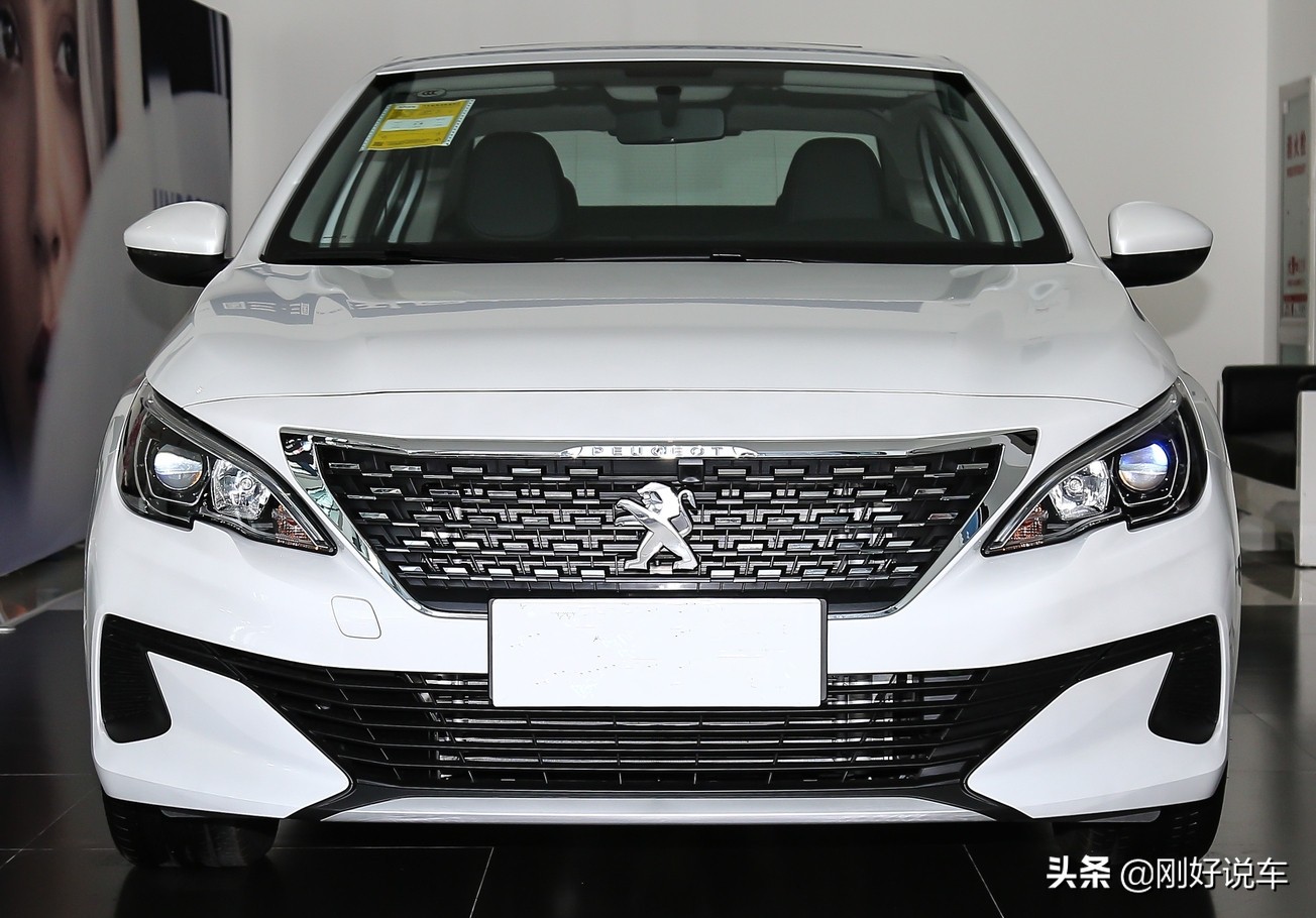 标致408空间大还是轩逸空间大,花同样的钱你会选哪个