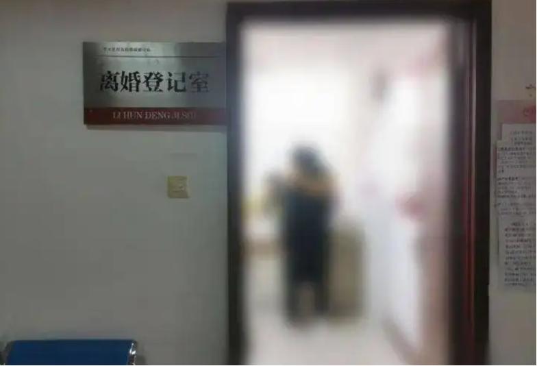 创业失败负债四十万妻子不离不弃,女人创业失败负债37万