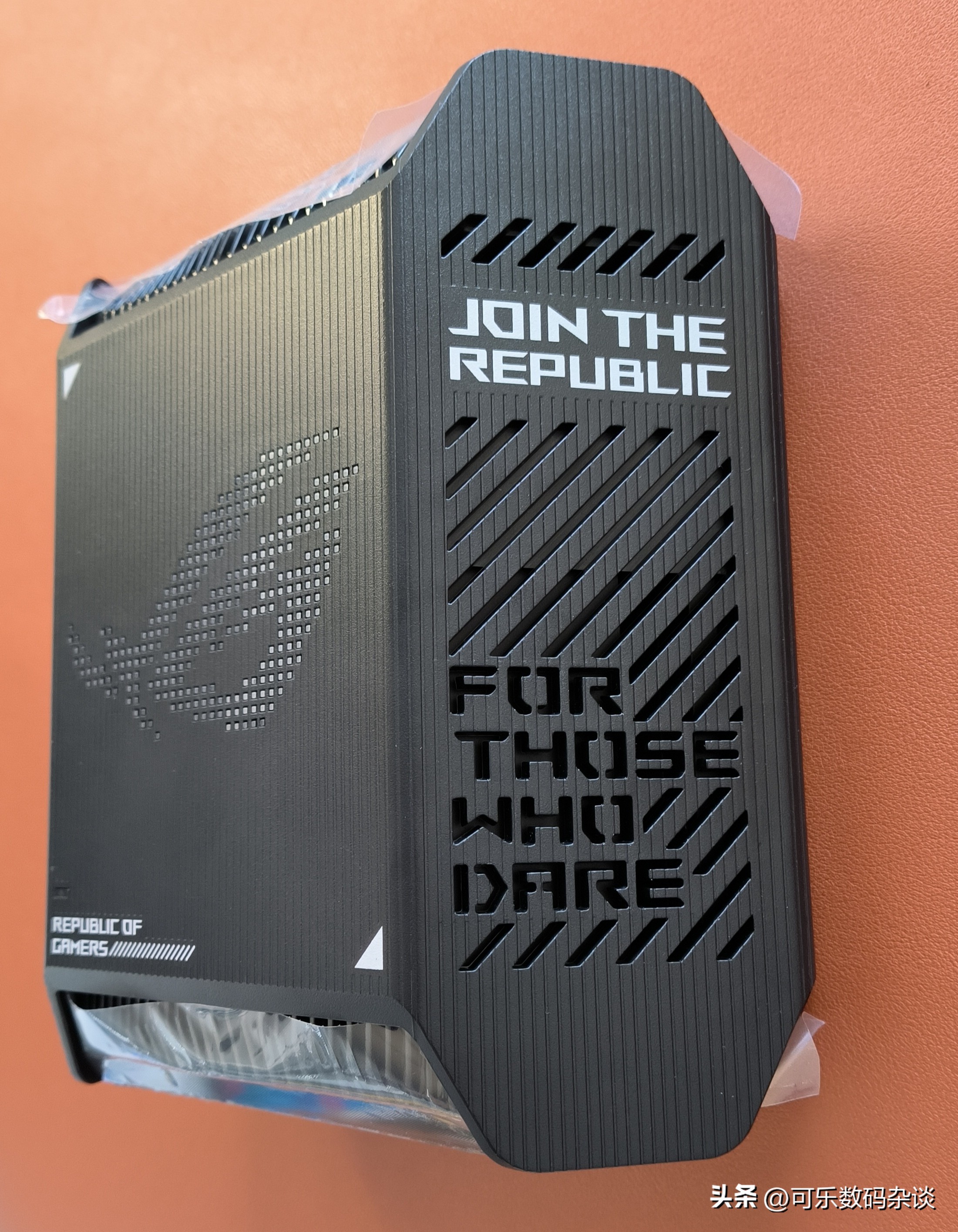 华硕路由器rog魔方开箱,华硕rog魔方三频万兆测评